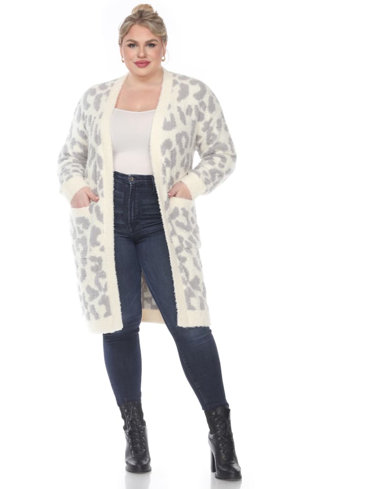 Front of a model wearing a size 2X/3X Leopard Print Open Front Sherpa Coat in Beige by White Mark. | dia_product_style_image_id:247137